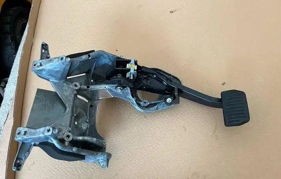 Volvo XC60 Brake pedal 32264695 32264704 32264701