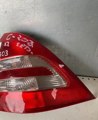 Mercedes-Benz C W203 Rear/tail lights 2038200264r