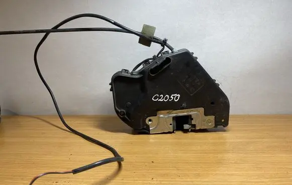 Mercedes-Benz E W211 Tailgate/trunk/boot lock/catch/latch 2117300635 C2050