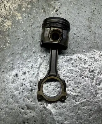 Ford Transit Piston with connecting rod 