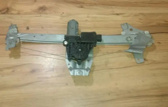 Toyota Avensis T220 Sliding door window regulator with motor