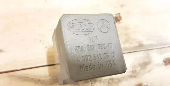 Mercedes-Benz E W211 Other relay A0025422619 6066