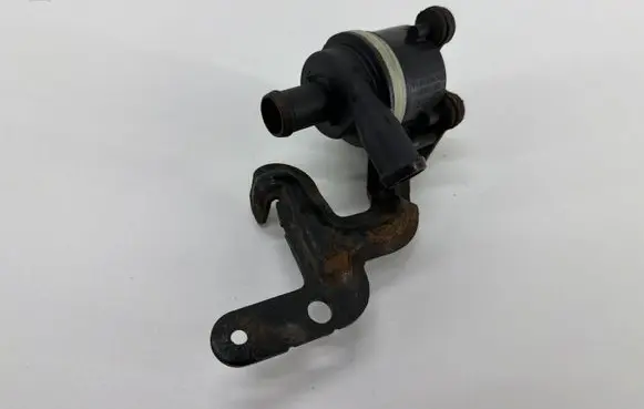Audi A1 Electric auxiliary coolant/water pump 6R0965561A
