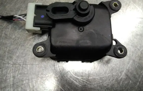 Renault Espace III Air flap motor/actuator 0132801111
