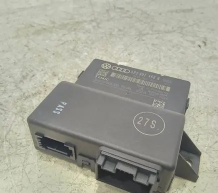 Audi A4 S4 B8 8K Gateway control module 8R0907468N