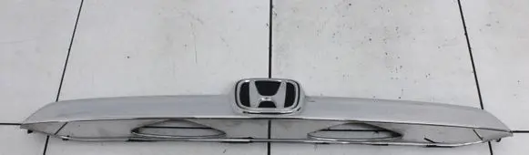 Honda CR-V Trunk door license plate light bar 