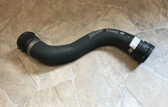 Mercedes-Benz C W205 Engine coolant pipe/hose A2055016384