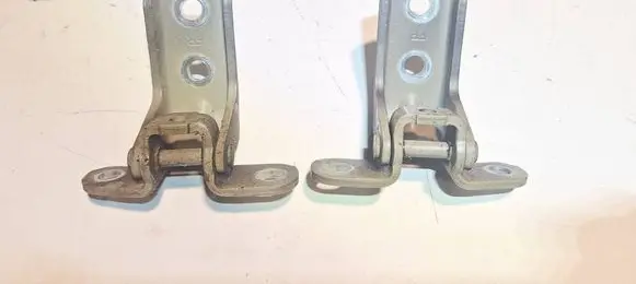 Hyundai Kona I Front door upper hinge A046057
