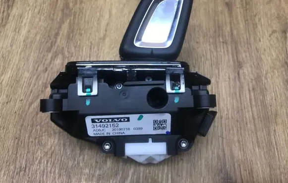 Volvo XC90 Gear shifter/selector 31492152