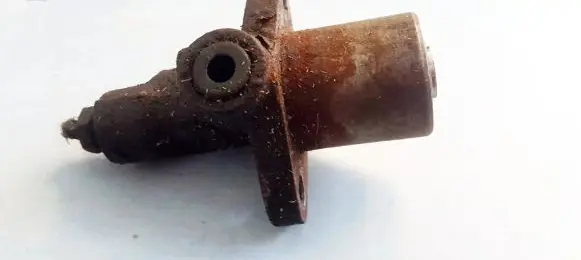 Volkswagen PASSAT B4 Clutch master cylinder 3A1721388