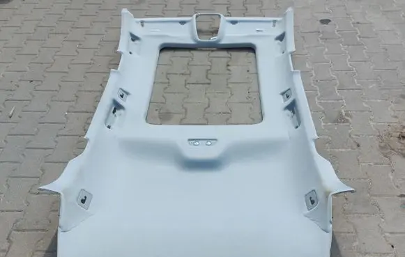 Audi e-tron Headlining 