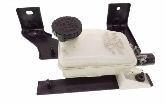 Nissan Leaf I (ZE0) Brake fluid reservoir 