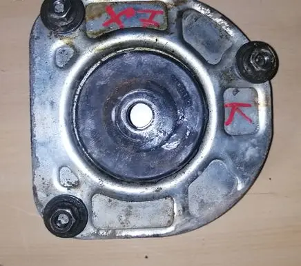 Volvo XC70 Front upper strut mount 