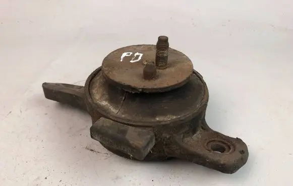Subaru Outback Engine mount bracket