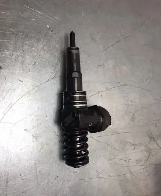 Skoda Fabia Mk2 (5J) Fuel injector 038130073BP