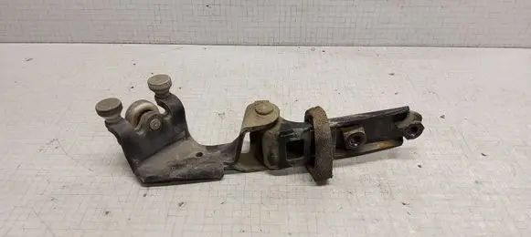 Volkswagen Transporter - Caravelle T5 Sliding door middle roller runner 7H0843336