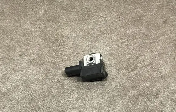 BMW 5 F10 F11 Airbag deployment crash/impact sensor 779224177