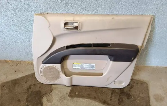 Mitsubishi L200 Front door card panel trim