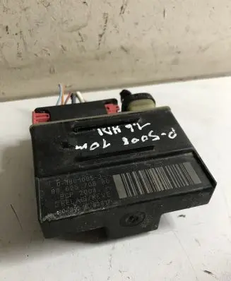 Peugeot 5008 Glow plug pre-heat relay 018010953