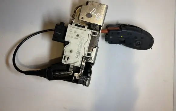 Ford Transit Coupe door lock (next to the handle) YC1AV21813CT