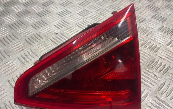 Audi A5 8T 8F Tailgate rear/tail lights 8T0945094