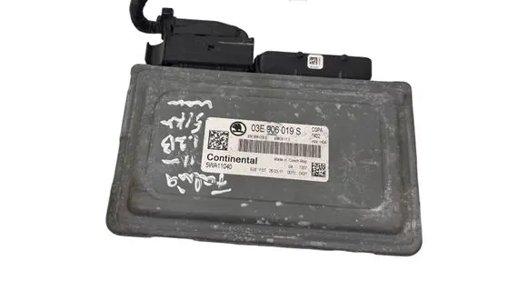 Skoda Fabia Mk2 (5J) Engine control unit/module 03E906019S 5WA11040
