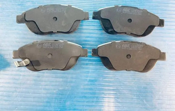 Opel Corsa D Brake pads (front) C1X035ABE
