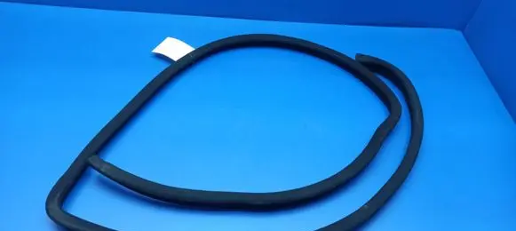 Mercedes-Benz S W140 Rear door rubber seal (on body) 