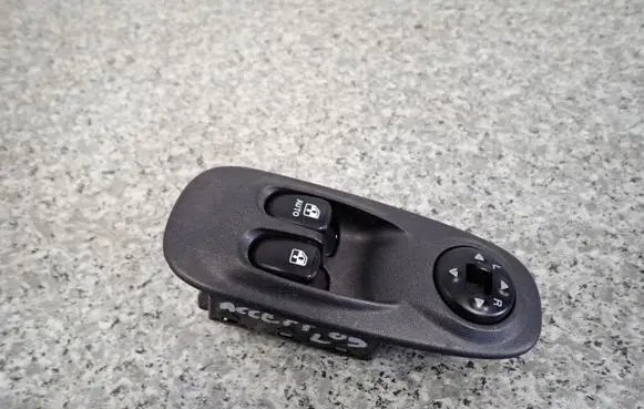 Hyundai Accent Other switches/knobs/shifts