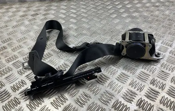Mercedes-Benz C W205 Front seatbelt 622765700 0589P10021 85L0000