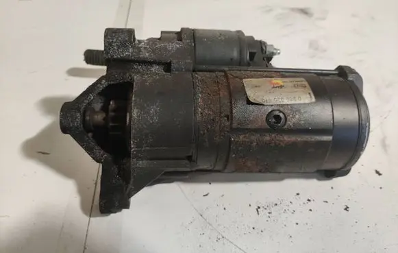 Mercedes-Benz C AMG W204 Starter motor 0986025470