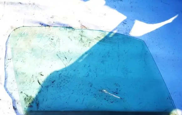 Citroen C3 Rear door window glass