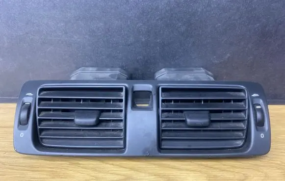 Volvo V50 Dash center air vent grill 30722777 2812052A2 Y01145