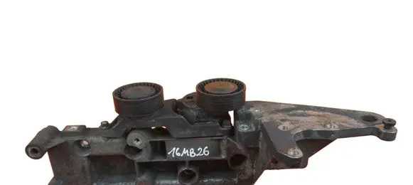 Volvo XC90 Engine mounting bracket 30757168 D5244T4