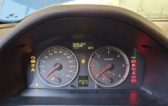 Speedometer (instrument cluster)