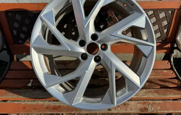 Audi Q3 F3 R21 alloy rim 