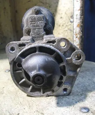Volkswagen Caddy Starter motor 63223039 14I 085911023E