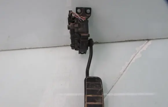 Renault Master II Accelerator throttle pedal 7700314525