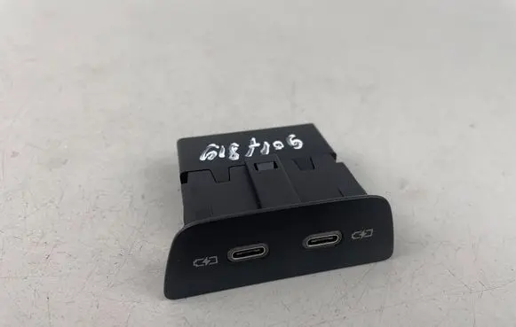 Volkswagen Golf VIII USB socket connector 2G6035954