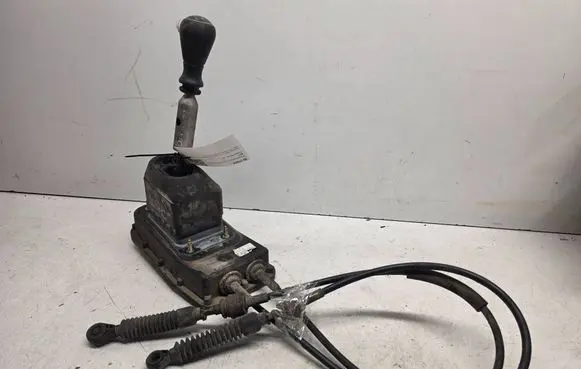 Peugeot 406 Gear shifter/selector 9636163180