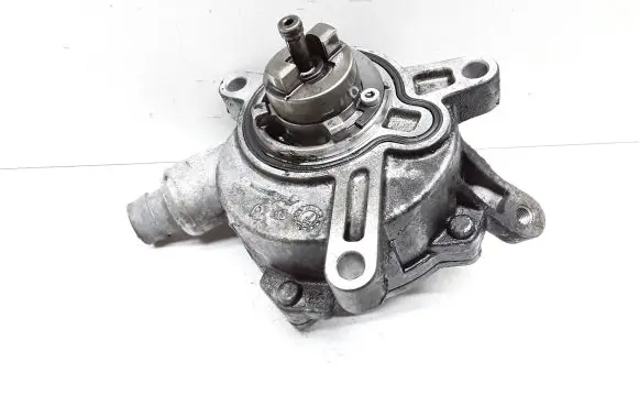 Volvo V70 Vacuum pump 30731825