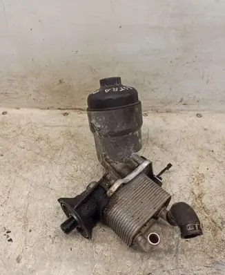 Opel Astra H Oil filter mounting bracket