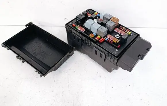 Opel Zafira C Fuse box set 13368645 13403357