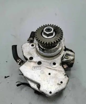 Mercedes-Benz R W251 Fuel injection high pressure pump A6420700201 0445010095
