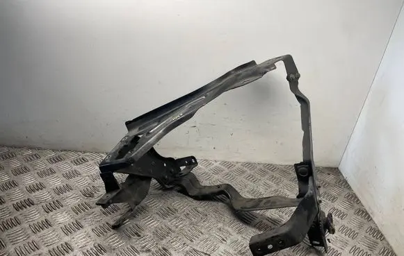 Mercedes-Benz C W204 Headlight/headlamp mounting bracket A2046201191