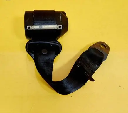 Nissan Micra Rear seatbelt 33048808