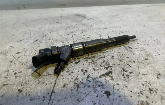 BMW 5 E39 Fuel injector 0445110047 785984