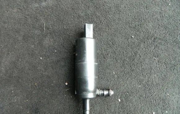 BMW 3 E46 Headlight washer pump 8377430