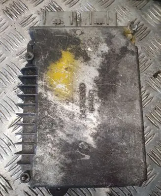 Chrysler Voyager Engine control unit/module P04727154AJ