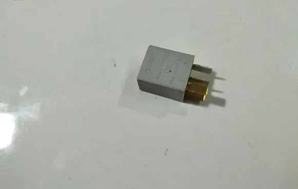 Toyota Corolla Verso AR10 Other relay 0332011001